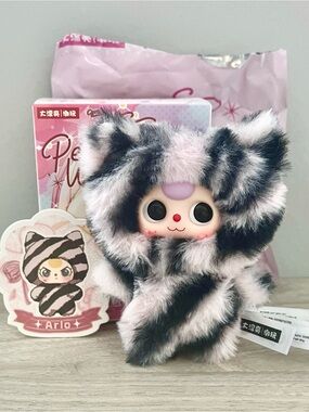 Baby Three Petit Cat Wardrobe V2 Vinyl Plush Pendant - Arlo